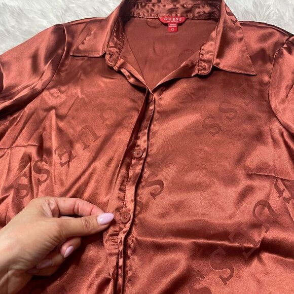 Guess Satin Logo Bronze Brown Blouse Long Sleeve Button Up Size XS Classic Elega - Picture 4 of 12